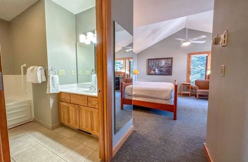 Lutsen Hotel | Poplar River Condos 601 - Lake Superior - Lutsen, MN