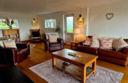 Gwehelog House | Poplars Cottage