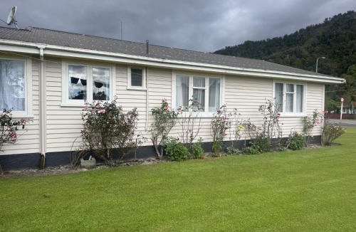 Hari Hari House | Poppas House