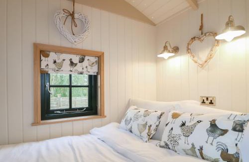 Redmile House | Poppie's Shepherd Hut - Uk50227