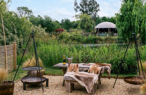 Redmile House | Poppie's Shepherd Hut - Uk50227