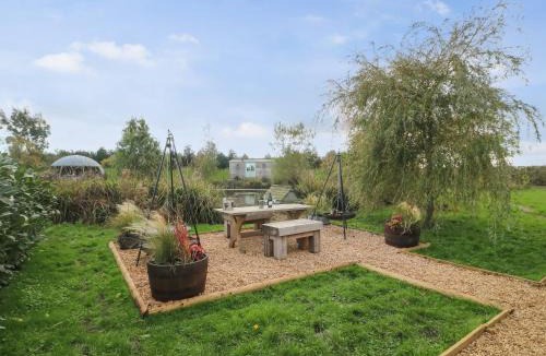 Redmile House | Poppie's Shepherd Hut - Uk50227