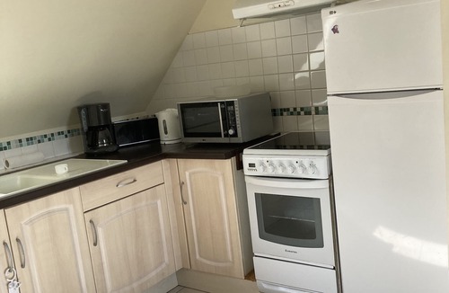 Orgeval Apartment | poppies 1