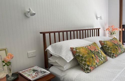 Clunes House | Poppies Clunes