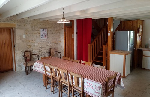 Saint-Pierre-d'Amilly House | Poppies gite with 3 bedrooms for 8 people.