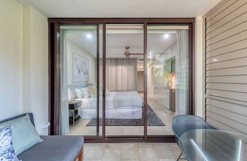 Palm Cove Resort | Poppy A Deluxe Studio at Temple Resort