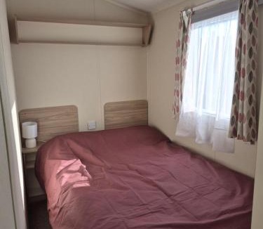 Leysdown-on-Sea Apartment | Poppy Caravan