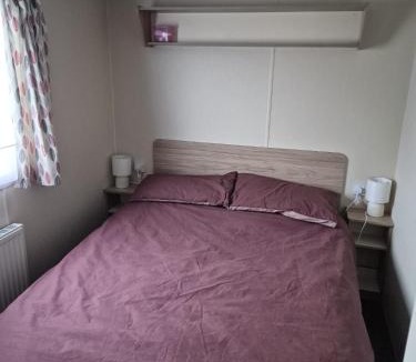 Leysdown-on-Sea Apartment | Poppy Caravan