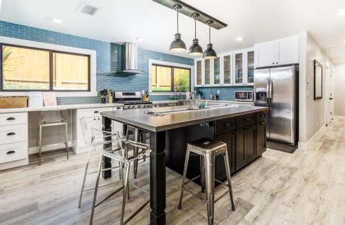 Spinnaker Hill House | Poppy Cottage