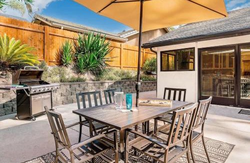 Spinnaker Hill House | Poppy Cottage