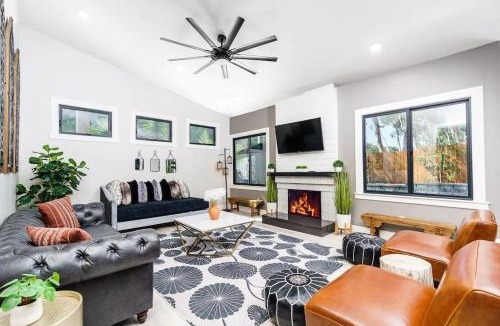Spinnaker Hill House | Poppy Cottage