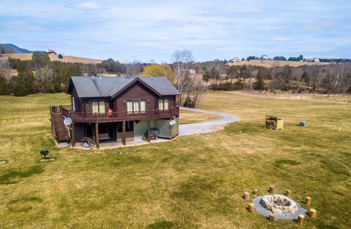 Luray Cabin | Poppy's Hideaway on the Shenandoah River!
