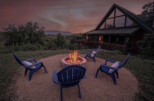 Dandridge Cabin | Poppys Place Cabin