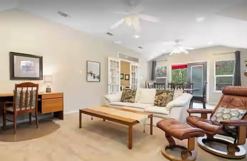 Austin Apartment | Poppy’s Place: Charming 2-bedroom apartment with WiFi, AC in delightful Austin