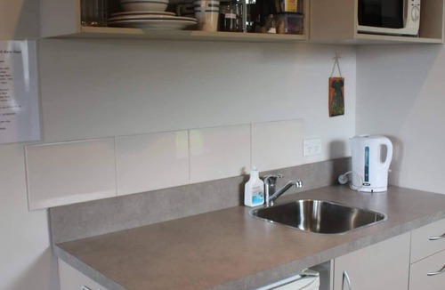 Taupo Cottage | Popular Bird Area - Central Taupo