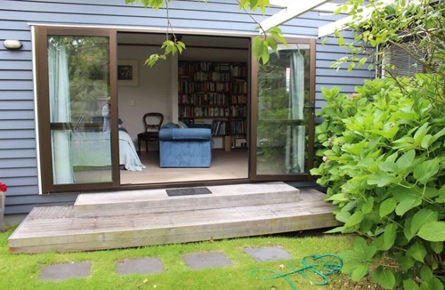 Taupo Cottage | Popular Bird Area - Central Taupo