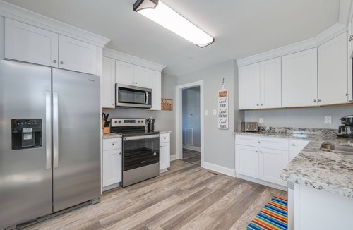 Poquoson House | Poquoson 4 bed, 2 bath! Great Langley Access!