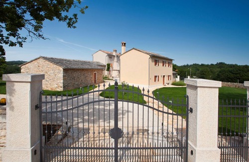Makovci House | Poropati by Interhome