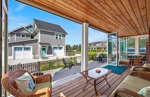 Seabrook House | Porpoise of Life by Seabrook Hospitality
