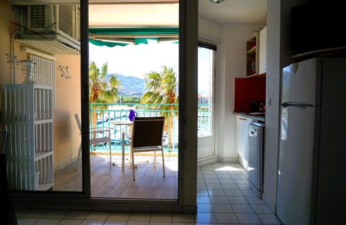 Plage d'Argeles Apartment | Port Argeles: Ideally located – Magnificent view on the Port and the Mountain