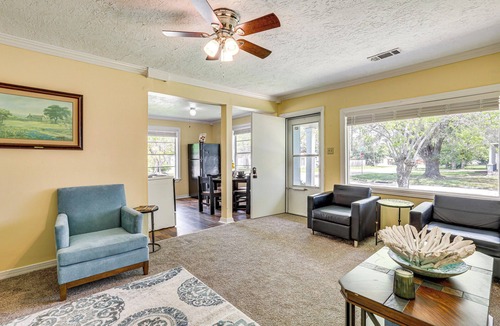 Lakeview  Jefferson County Apartment | Port Arthur Homebase: Work, Dine & Play!