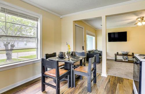 Lakeview  Jefferson County Apartment | Port Arthur Homebase: Work, Dine & Play!