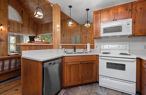 Lake of Bays Cabin | Port Cunnington Lodge