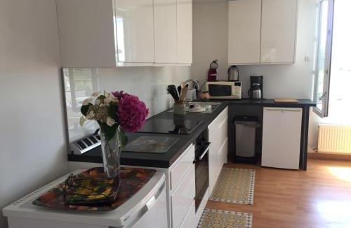 Saint-Martin de Brehal Apartment | Port Homard