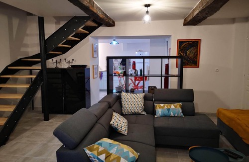 Bourg-sur-Gironde House | Port House