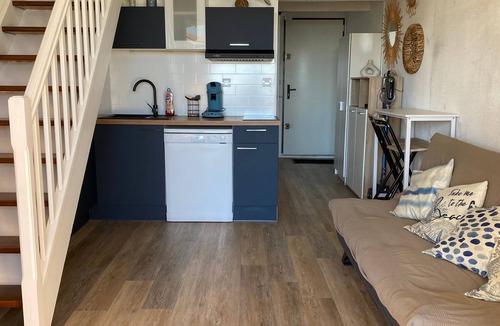 Leucate Villa | Port Leucate: T2 Mezzanine Villa, A/C, Pets <10kg OK, 5 pers., Seafront, PKG