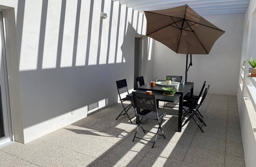Leucate Apartment | Port Leucate: T4 Duplex Climatisé, 8 Pers, 400m Plage, Terrasses Est, Parking Sécurisé