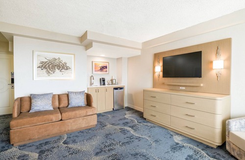 North End Resort | Port-O-Call Hotel