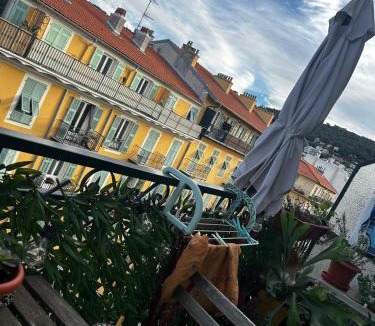 La Celle-sous-Gouzon Apartment | Port of Nice Terrace Apartment