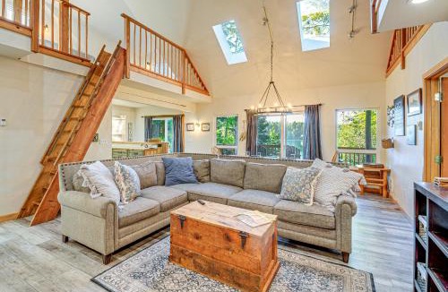 Burley House | Port Orchard Lakefront Cabin with Fire Pit and Grill!