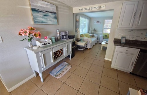Gulf Highlands Cottage | Port Richey Vacation Getaway, Family/Pet-Friendly, Near Beaches and Tampa Bay
