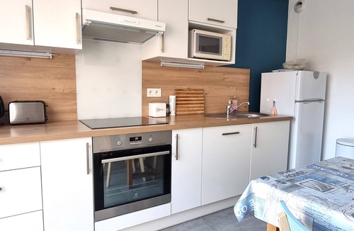 Port-Vendres Apartment | Port-Vendres apartment, harbor view, parking & WIFI