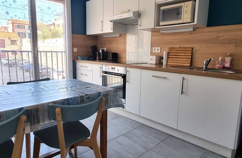 Port-Vendres Apartment | Port-Vendres apartment, harbor view, parking & WIFI
