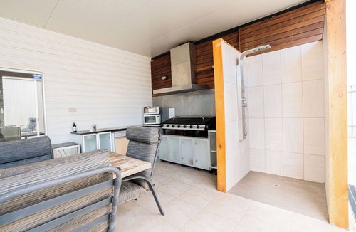 Port Victoria House | Port Victoria Getaway.com