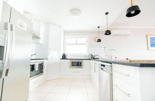 Port Victoria House | Port Victoria Getaway.com