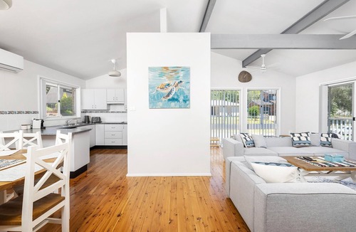 Lemon Tree Passage House | Port View on the Peninsula