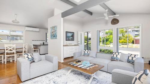 Lemon Tree Passage House | Port View on the Peninsula