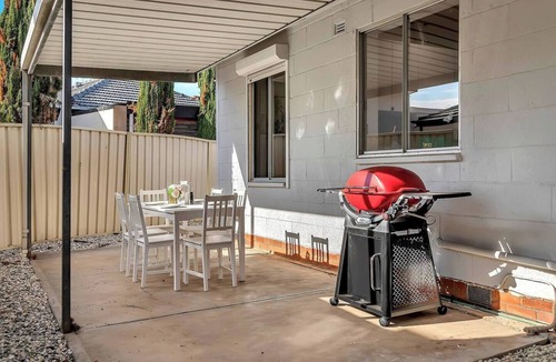 Oaklands Park House | Porta Marion Practical Comfort Opposite Westfield