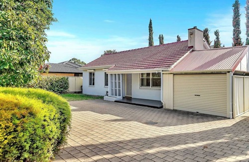 Oaklands Park House | Porta Marion Practical Comfort Opposite Westfield