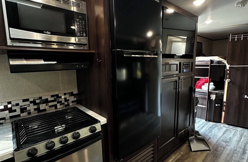 Elkland RV Rental | Portable camper for all camping needs