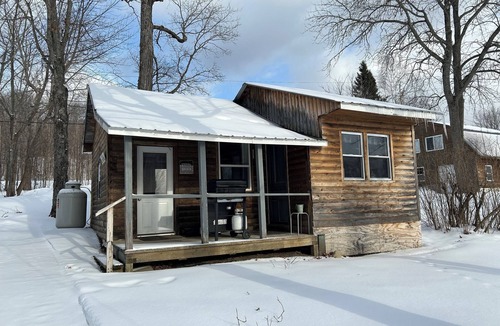 Portage Lake Cabin | Portage Lakeside Cabins, The Fishing Shack