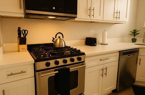 Chicago Apartment | Portage Park 1BR Retreat