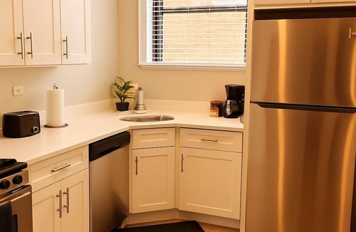 Chicago Apartment | Portage Park 1BR Retreat