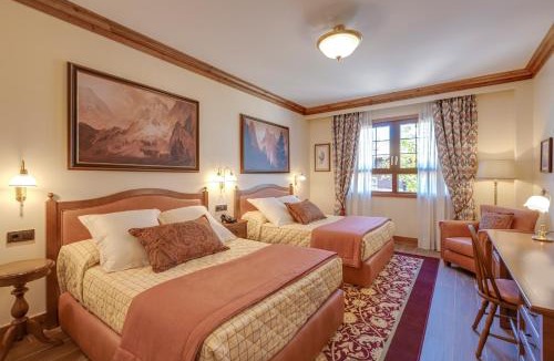Salou Hotel | PortAventura Hotel Colorado Creek - Includes unlimited access to PortAventura Park & 1 access to Ferrari Land