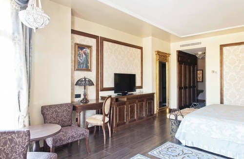 Salou Hotel | PortAventura Hotel Lucy's Mansion