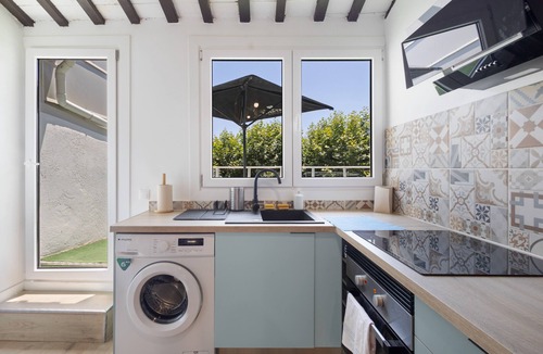 Arenys de Mar Apartment | Portblanc Front Apartment with Sea Views, Wi-Fi, and Air Conditioning